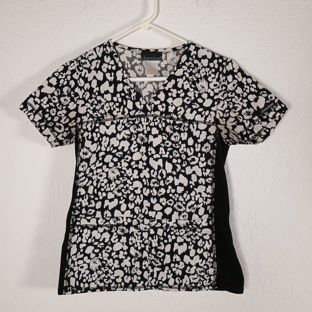 Cherokee Scrub‎ Top Women's XS Extra Small Black White Animal Print V-Neck Style